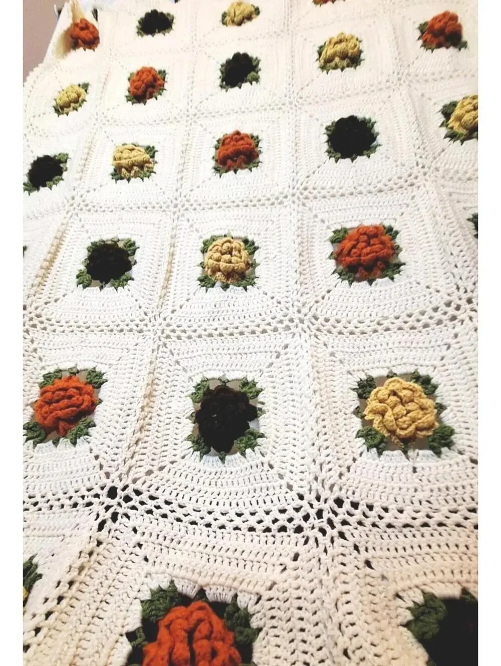RARE VINTAGE Fall Floral Granny Square Crocheted Afghan/Blanket (45